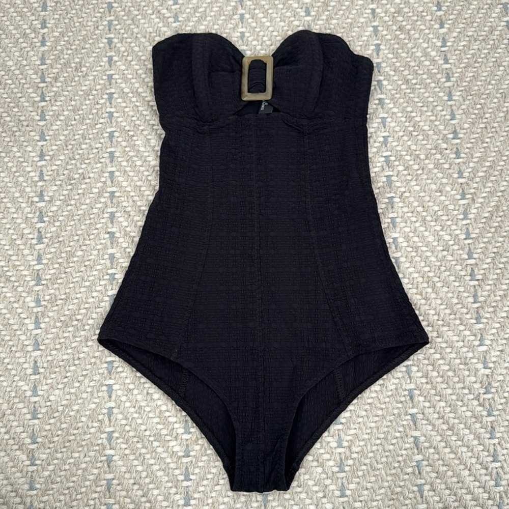 Stunning strapless LMF swimsuit size 0 and worn once